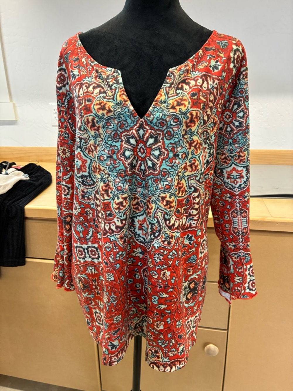 Source Unknown Red Medallion V-Neck Tunic with Teal Accents